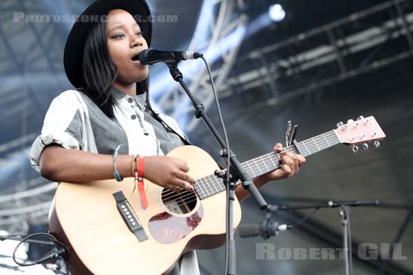 DENAI MOORE - 2014-06-01 - PARIS - Parc de Bagatelle - 